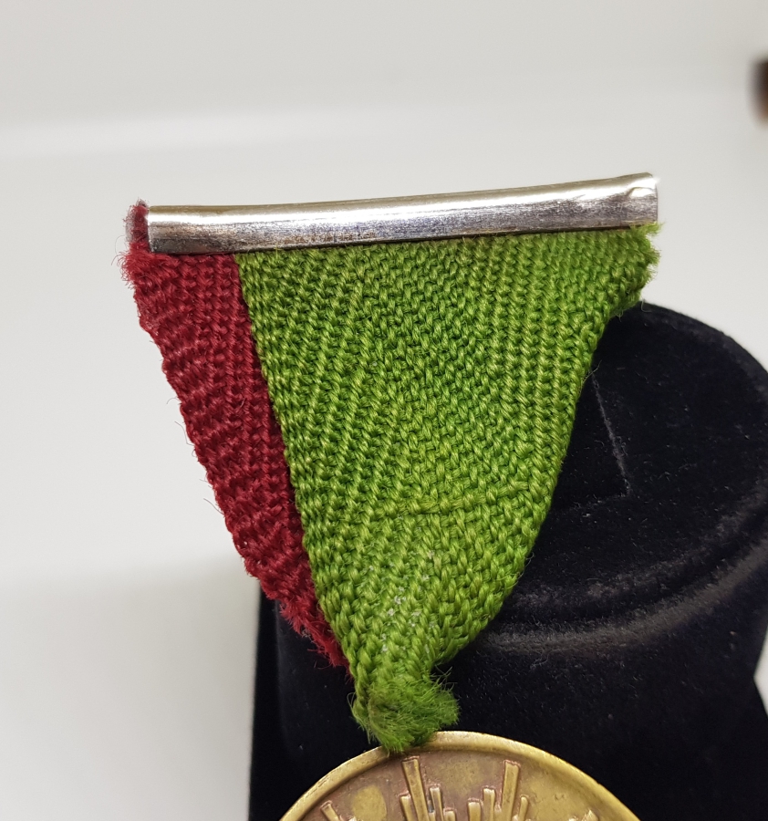 CEPHEDE SAVAŞMIŞ MİLLETVEKİLLERİNE VERİLMİŞ ÇOK NADİR OSMANLICA YAZILI ORİJİNAL KURDELALI İSTİKLAL MADALYASI