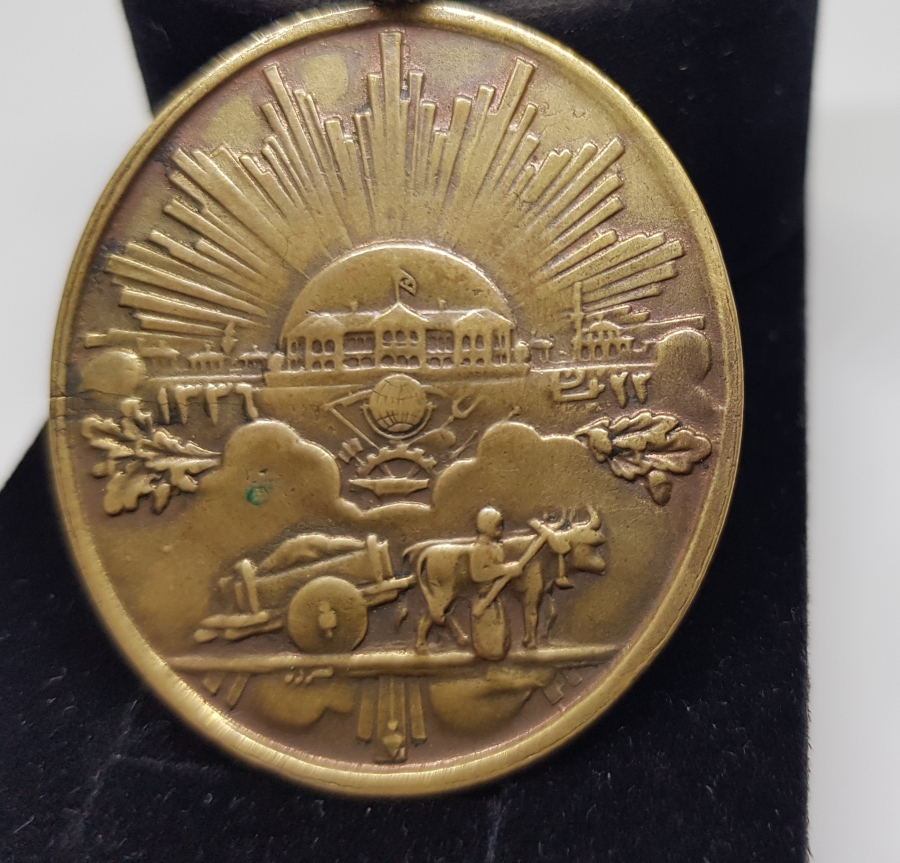 CEPHEDE SAVAŞMIŞ MİLLETVEKİLLERİNE VERİLMİŞ ÇOK NADİR OSMANLICA YAZILI ORİJİNAL KURDELALI İSTİKLAL MADALYASI