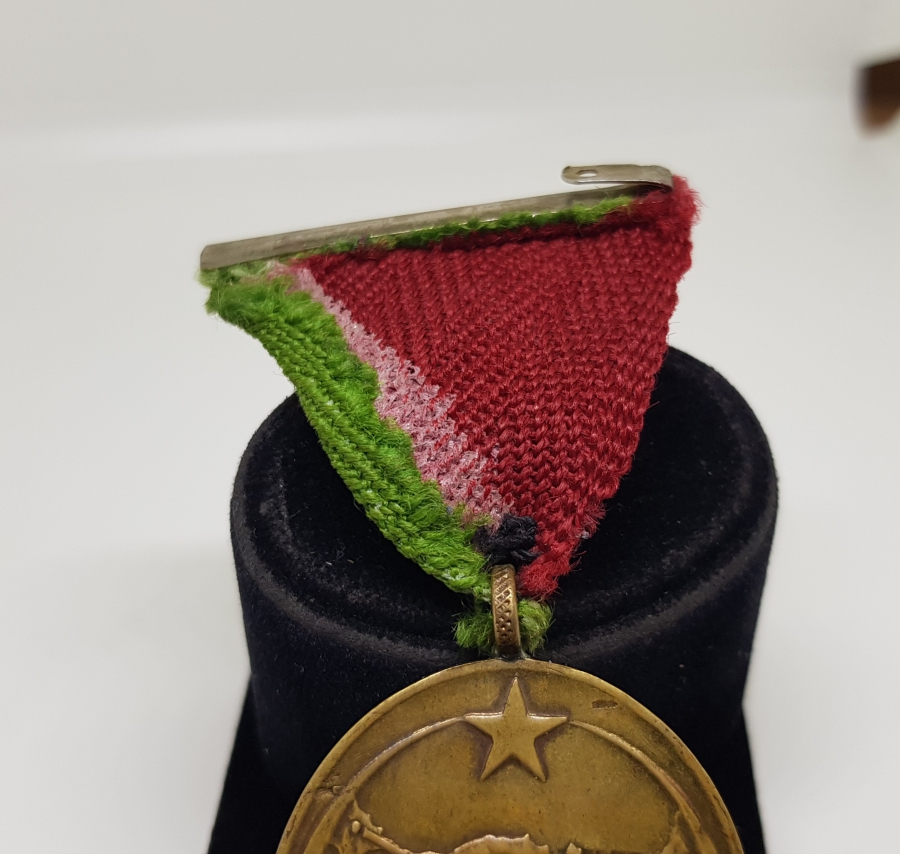 CEPHEDE SAVAŞMIŞ MİLLETVEKİLLERİNE VERİLMİŞ ÇOK NADİR OSMANLICA YAZILI ORİJİNAL KURDELALI İSTİKLAL MADALYASI