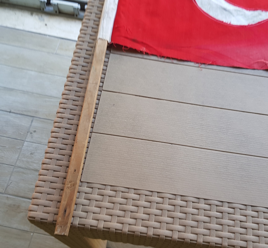 ORİJİNAL SOPASIYLA EL YAPIMI KURTULUŞ SAVAŞI DÖNEMİ ÇOK NADİR TERS BAYRAK - KUVVACI SAVAŞ BAYRAĞI