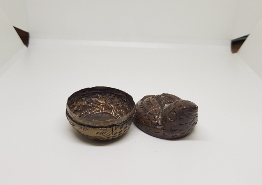 SIĞIRCIK FORMLU OSMANLI DÖNEMİ KAPAKLI NADİR SAKIZLIK