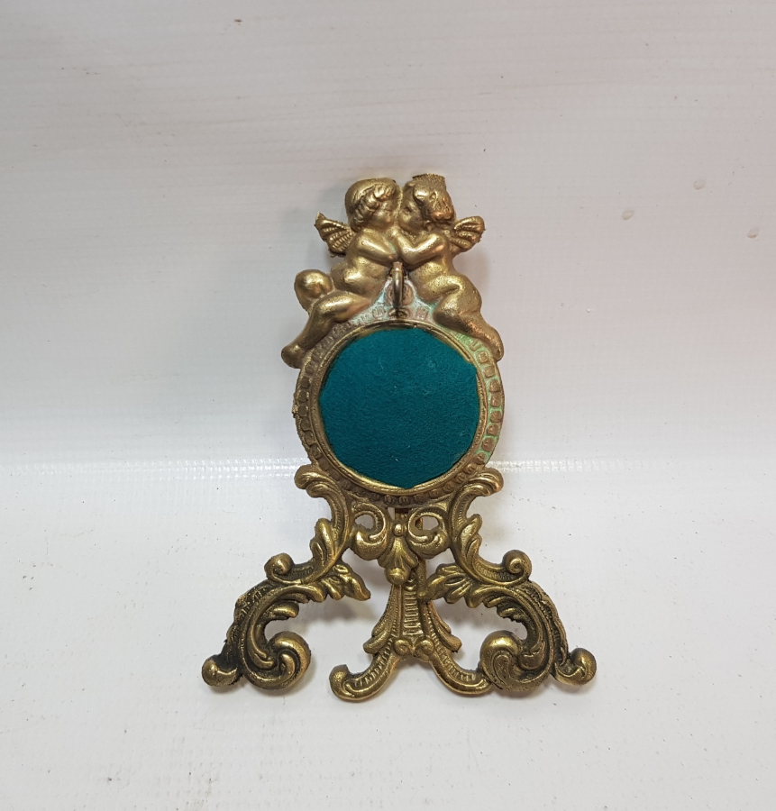 KABARTMA İŞÇİLİKLİ ANTİKA METAL SAAT STANDI