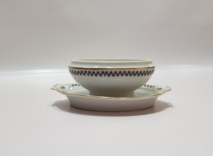 ARKASI OSMANLICA YAZILI VE ALTIN VARAKLI PORSELEN ÇORBA SOSLUĞU