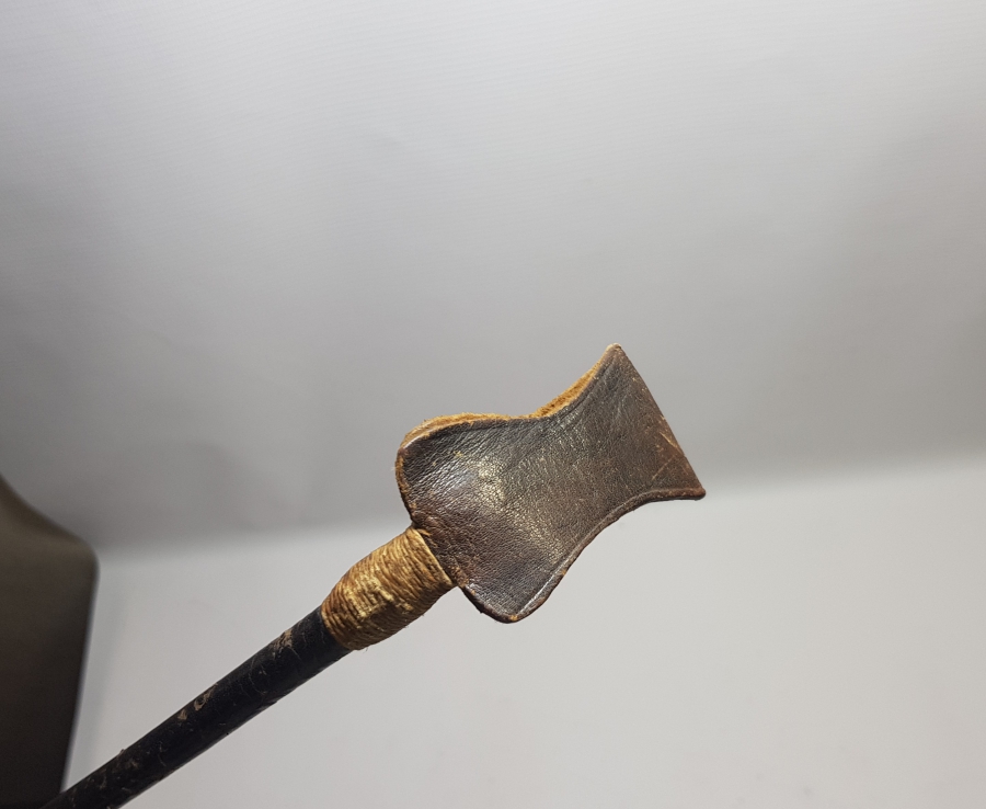 OSMANLI DÖNEMİ DERİDEN MAMUL NADİR FORMDA SUBAY AT KAMÇISI