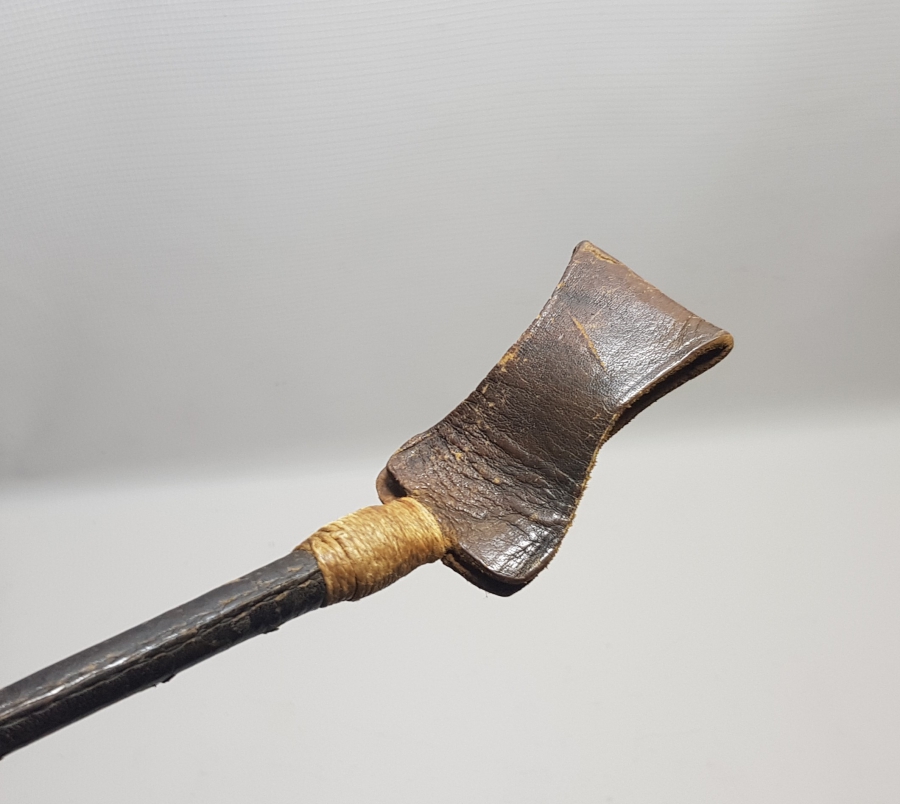 OSMANLI DÖNEMİ DERİDEN MAMUL NADİR FORMDA SUBAY AT KAMÇISI