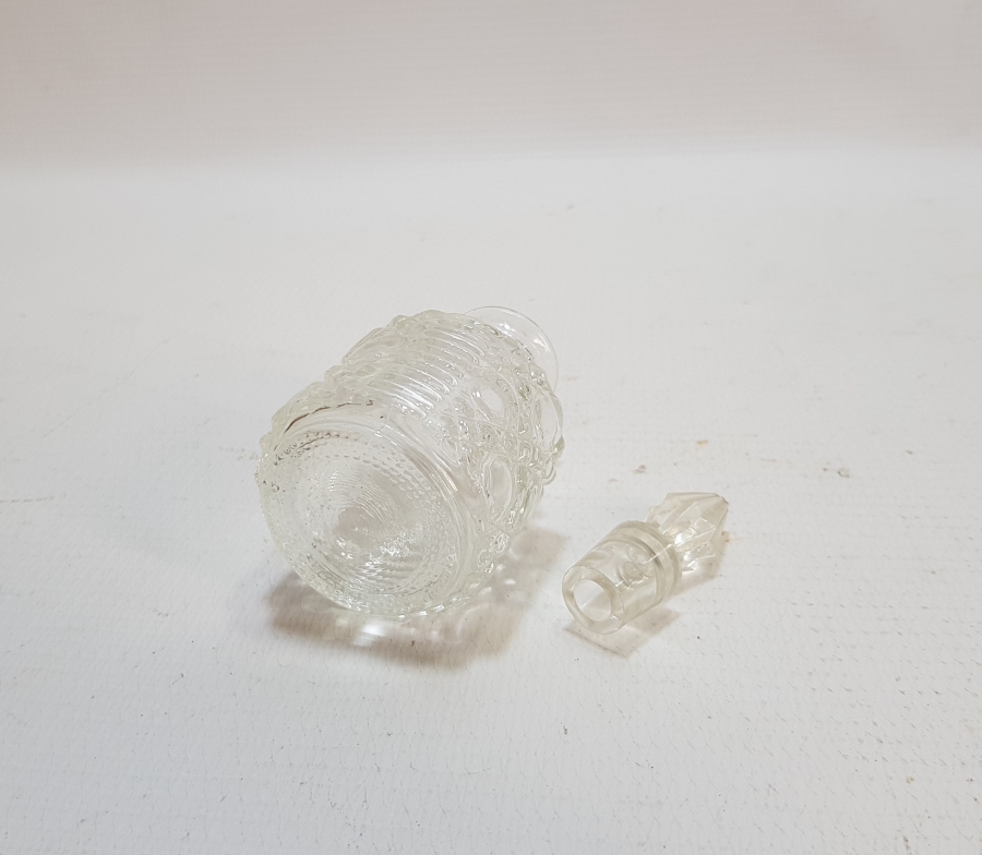 1900 BAŞLARI KRİSTAL KESME İŞÇİLİKLİ KOKU ŞİŞESİ