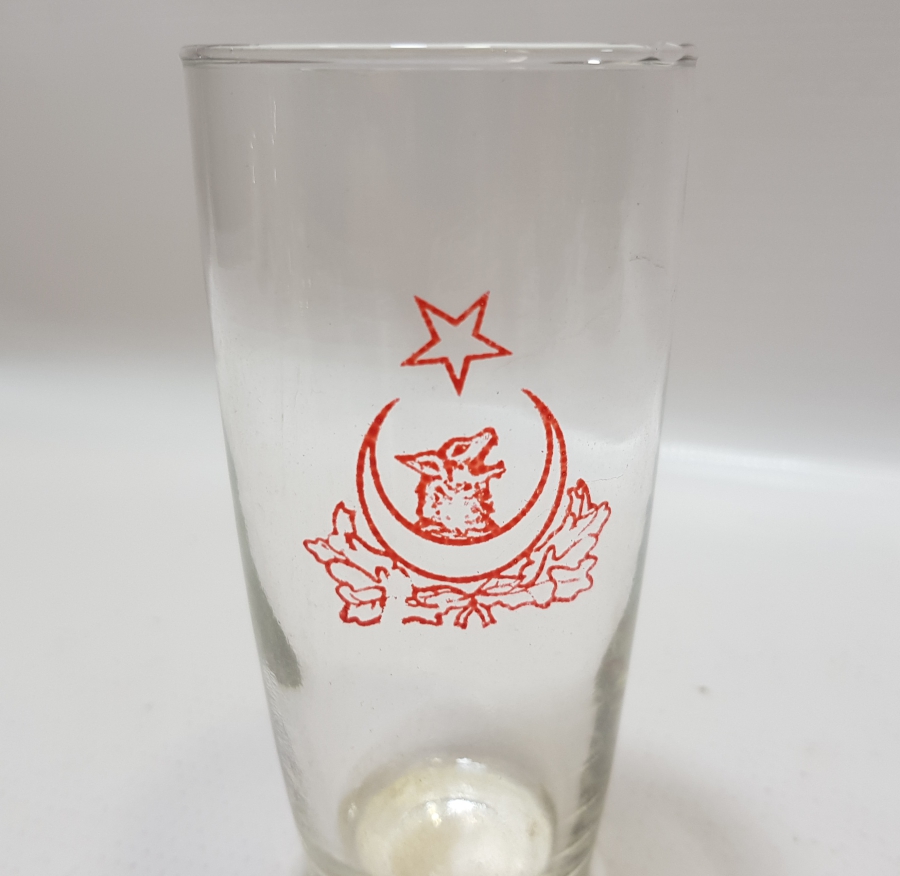 CUMHURİYET BAŞLARI ÇOK NADİR ÜZERİ BOZKURT VE AY YILDIZLI BARDAK