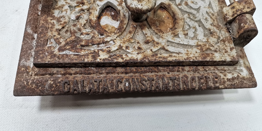 OSMANLI DÖNEMİ ÇOK NADİR KABARTMA İŞÇİLİKLİ SOBA KAPAĞI