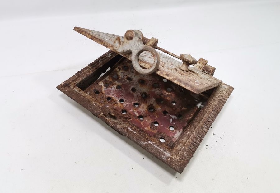 OSMANLI DÖNEMİ ÇOK NADİR KABARTMA İŞÇİLİKLİ SOBA KAPAĞI