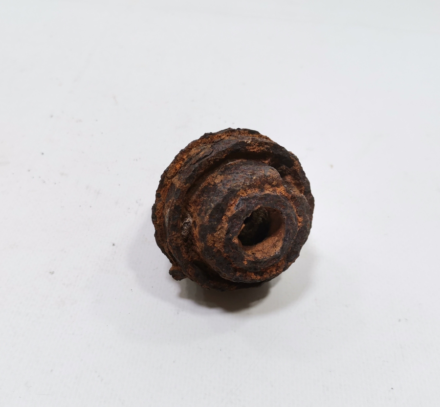 ÜZERİ TEMİZLENMİŞ 1.DÜNYA SAVAŞI DÖNEMİ OSMANLI TOP MERMİSİ KOVANI