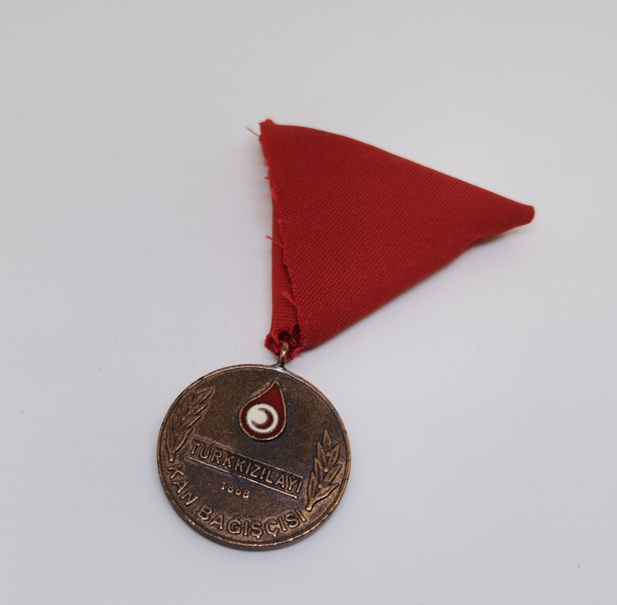 MİNE İŞÇİLİKLİ ANTİKA KAN BAĞIŞÇISI MADALYASI