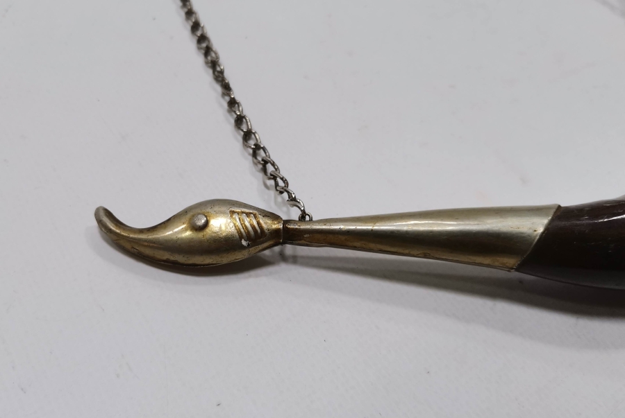 KABARTMA İŞÇİLİKLİ ANTİKA BOYNUZ KADEH