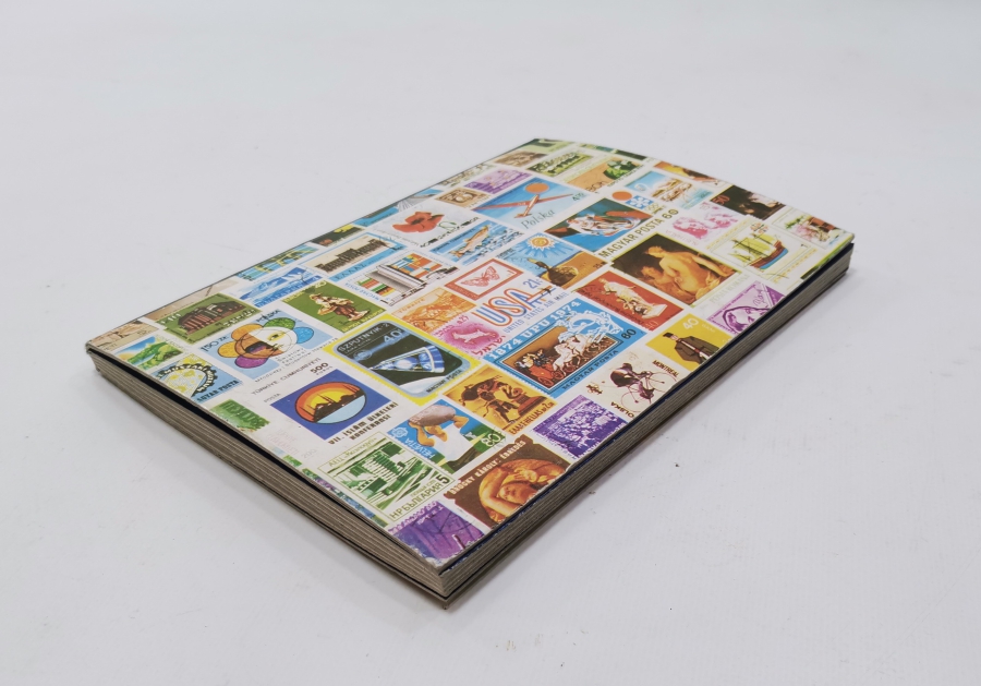 İÇİNDE YERLİ VE YABANCI PULLAR BULUNAN ANTİKA PUL ALBÜMÜ