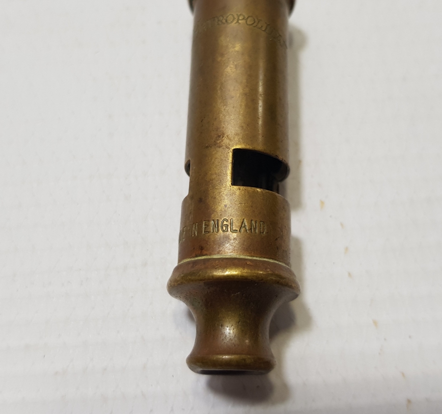 ORİJİNAL ASKISIYLA ÇOK NADİR İŞGAL DÖNEMİ İNGİLİZ POLİS DÜDÜĞÜ