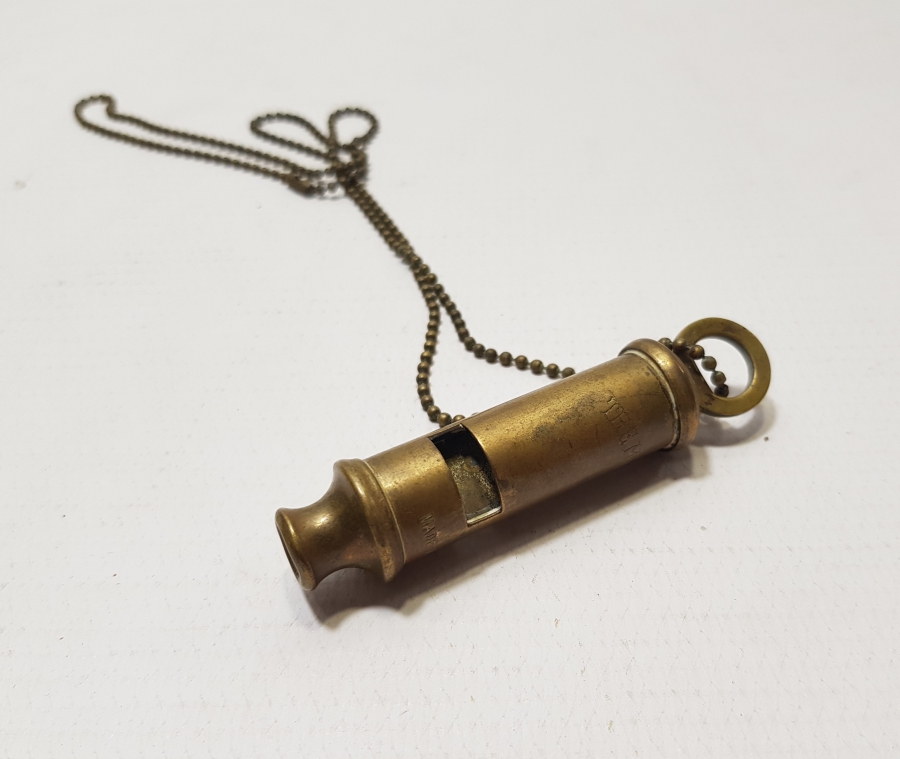 ORİJİNAL ASKISIYLA ÇOK NADİR İŞGAL DÖNEMİ İNGİLİZ POLİS DÜDÜĞÜ