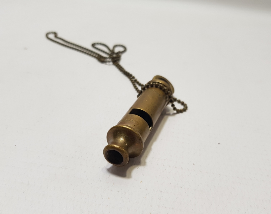 ORİJİNAL ASKISIYLA ÇOK NADİR İŞGAL DÖNEMİ İNGİLİZ POLİS DÜDÜĞÜ