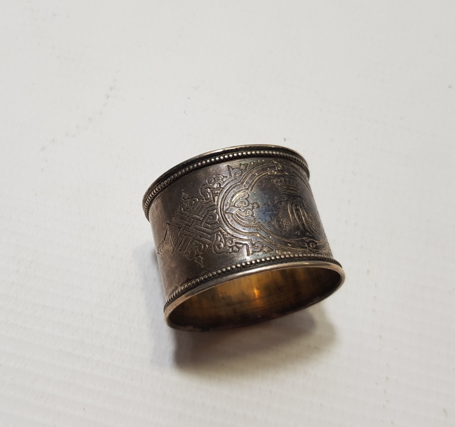 ÜZERİ KRALİYET TAÇLI VE İNSİYALLİ SARAY İŞİ RUS GÜMÜŞ PEÇETELİK