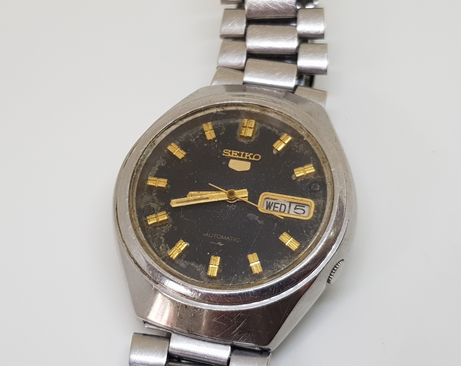 TAKVİMLİ MODEL SEİKO 5 KOL SAATİ