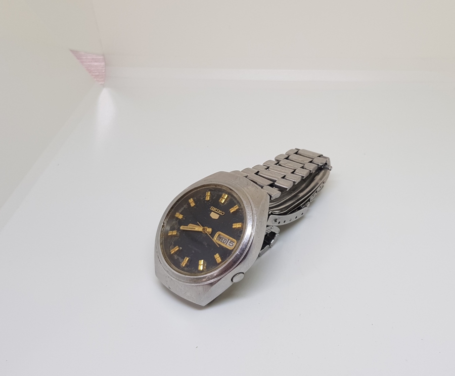 TAKVİMLİ MODEL SEİKO 5 KOL SAATİ