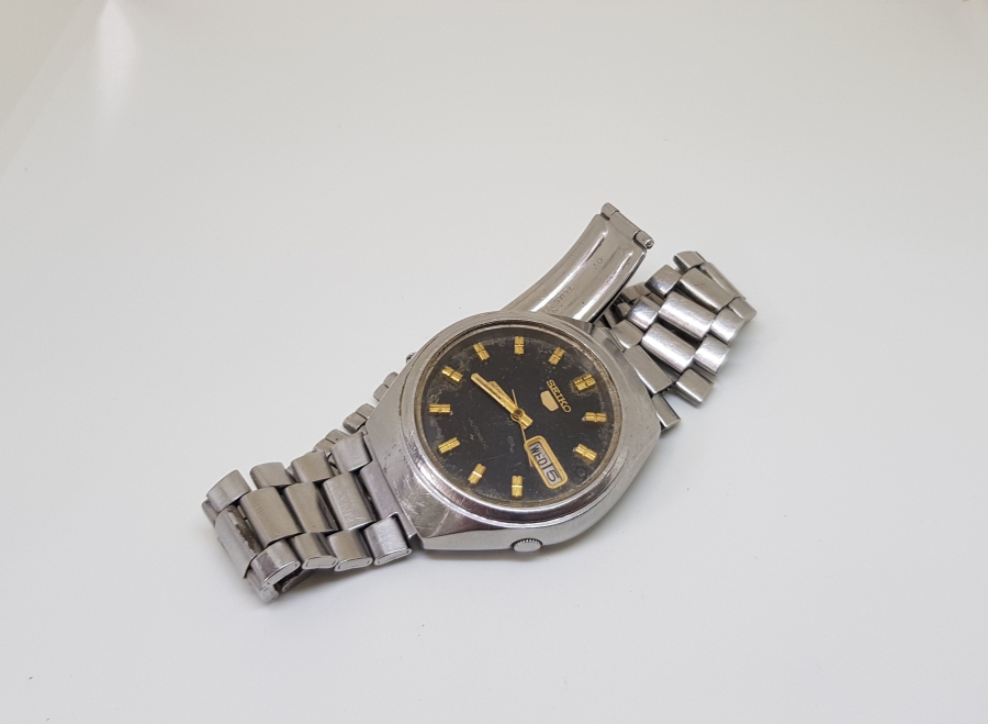 TAKVİMLİ MODEL SEİKO 5 KOL SAATİ