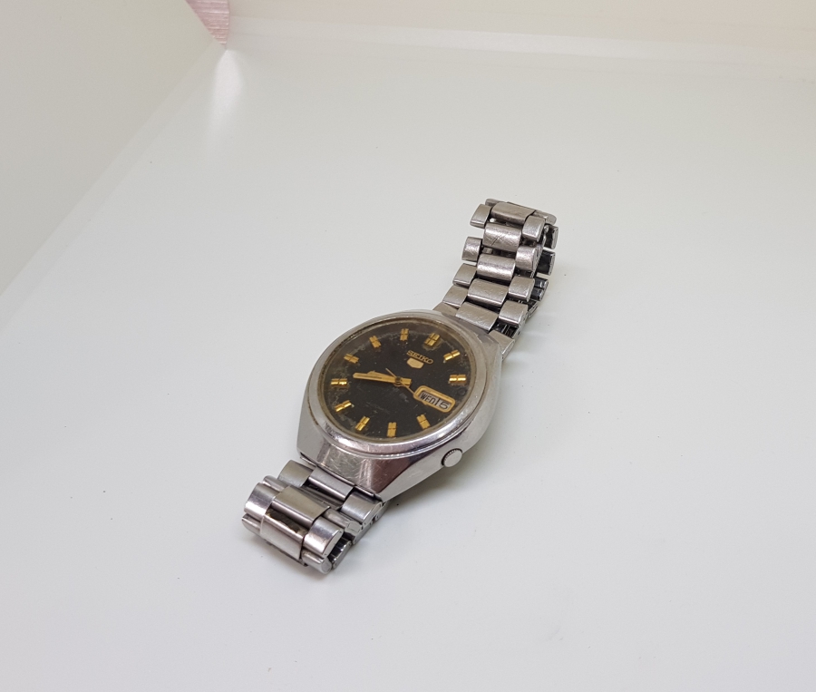 TAKVİMLİ MODEL SEİKO 5 KOL SAATİ