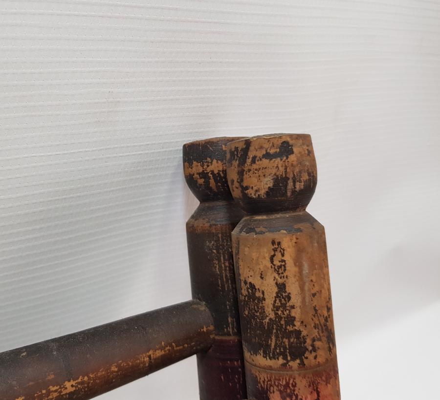 ÜZERİ KÖK BOYALI BÜYÜK BOY OSMANLI DÖNEMİ TEKKE İŞİ AHŞAP SOFRA ALTI