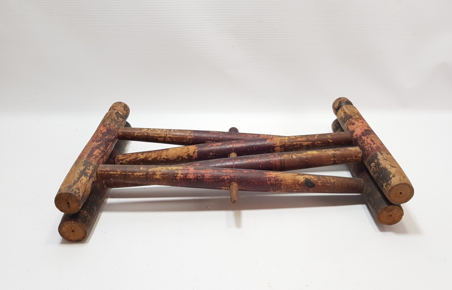 ÜZERİ KÖK BOYALI BÜYÜK BOY OSMANLI DÖNEMİ TEKKE İŞİ AHŞAP SOFRA ALTI