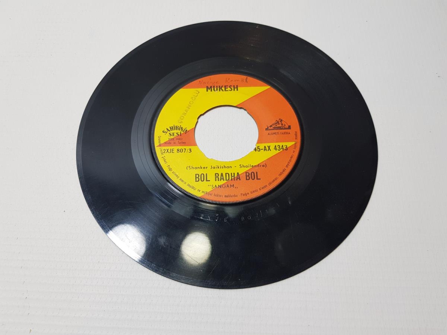 MUKESH & LATA MANGESHKAR and MOHD. RAFİ