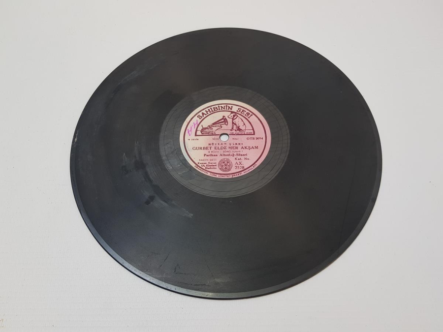 PERİHAN ALTINDAĞ SÖZERİ