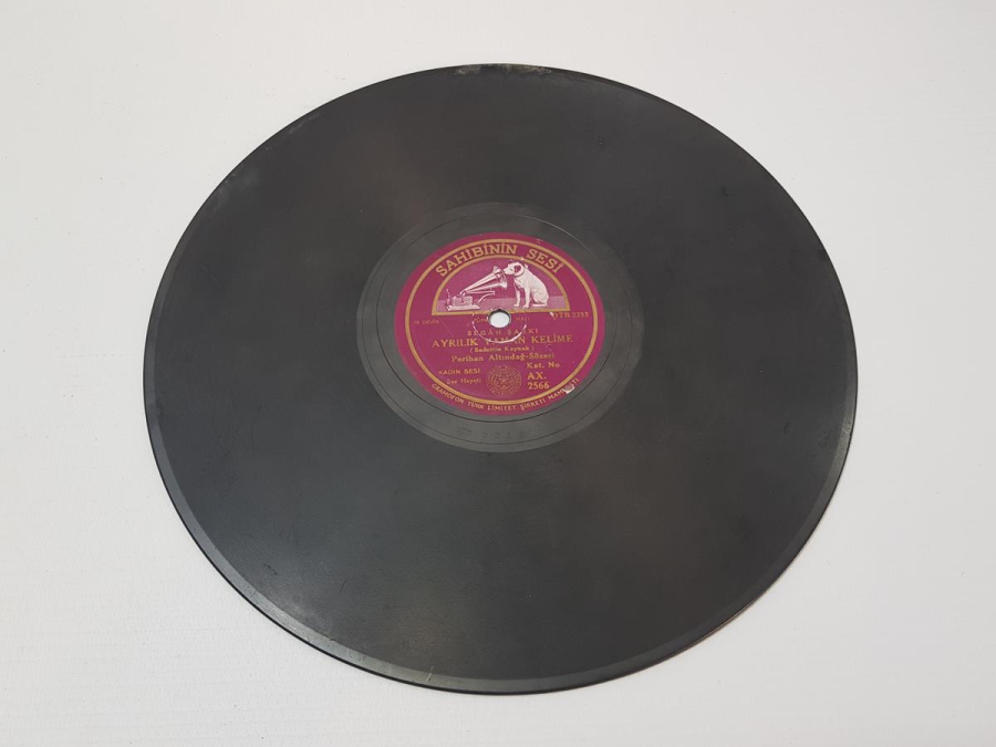 PERİHAN ALTINDAĞ SÖZERİ