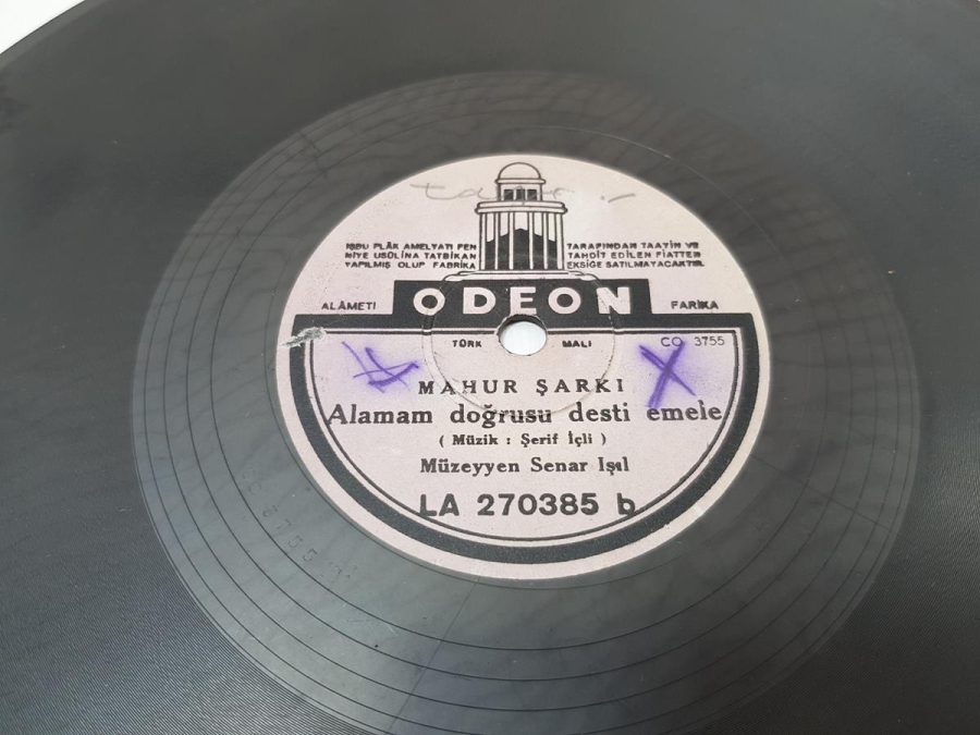 MÜZEYYEN SENAR IŞIL