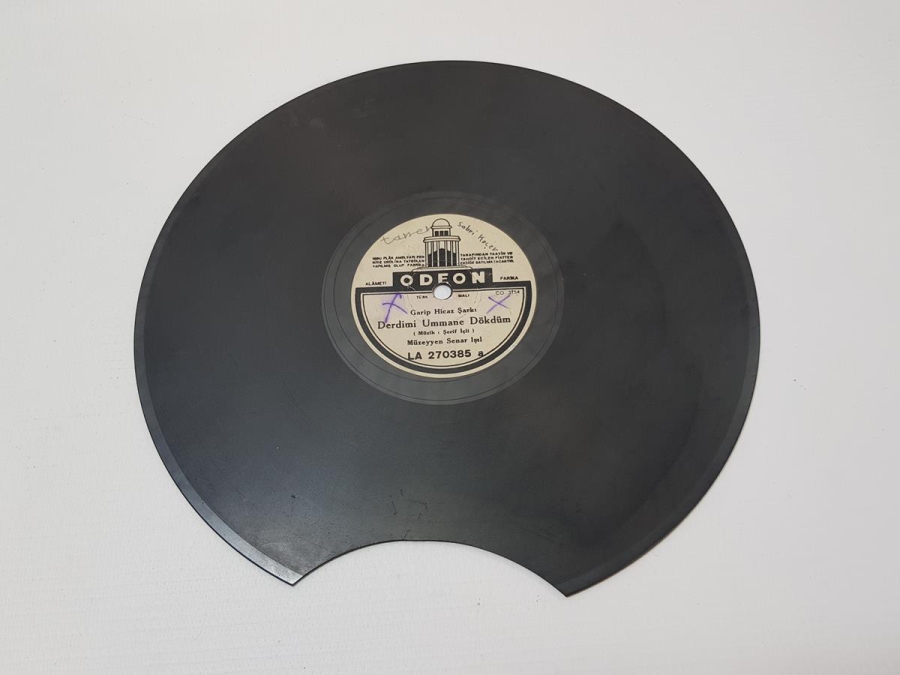 MÜZEYYEN SENAR IŞIL