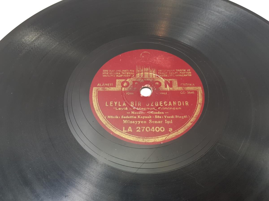 MÜZEYYEN SENAR IŞIL