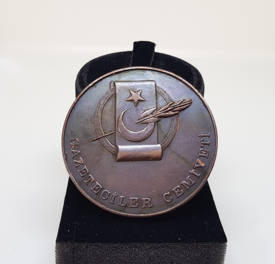 1973 GAZETECİLER CEMİYETİ MADALYASI