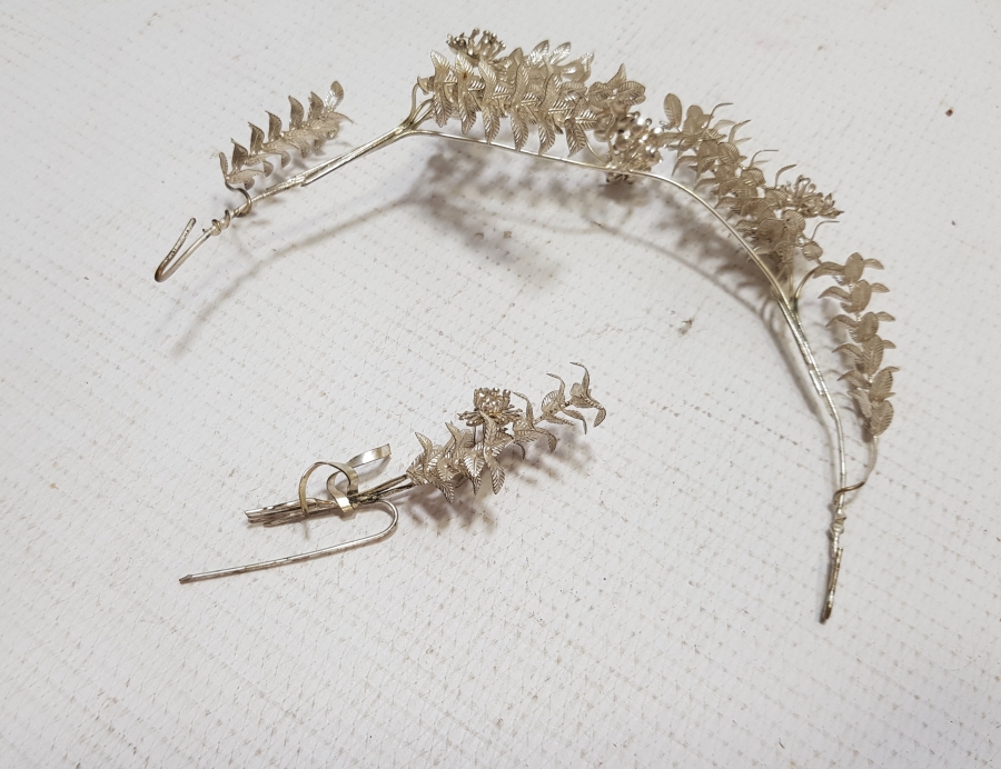 OSMANLI DÖNEMİ GÜMÜŞ KAPLAMA GELİN TACI VE BROŞ