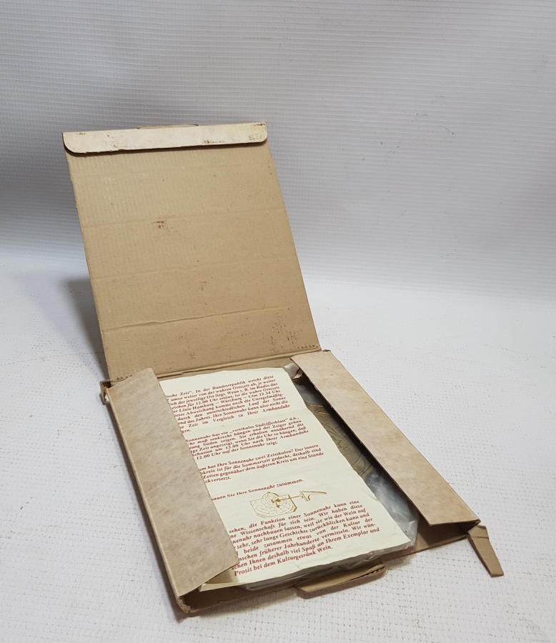 ANTİKA GÜNEŞ SAATİ