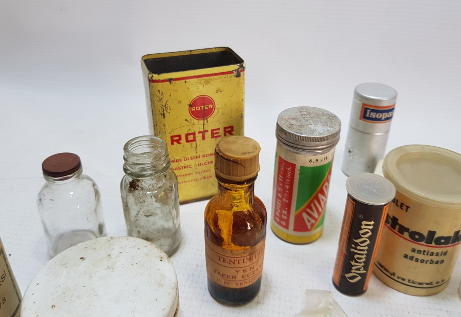 TIP TARİHİ: ANTİKA İLAÇ KUTULARI