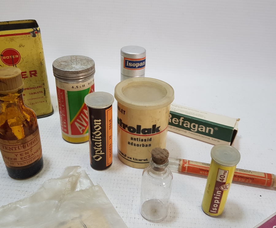 TIP TARİHİ: ANTİKA İLAÇ KUTULARI