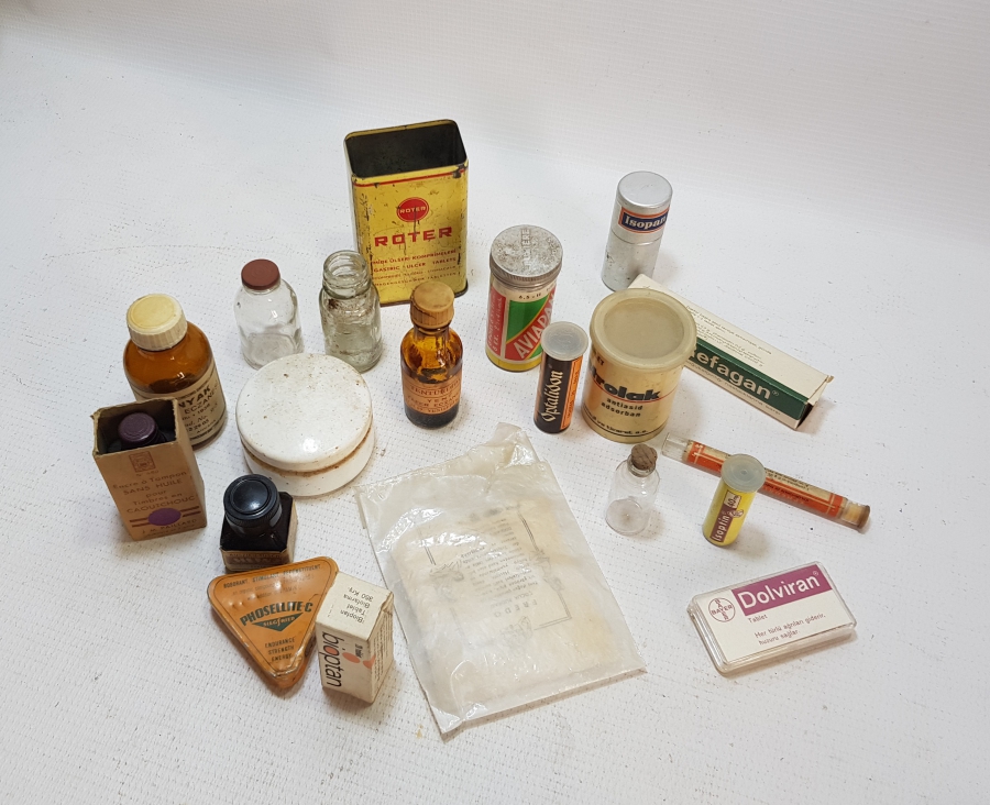 TIP TARİHİ: ANTİKA İLAÇ KUTULARI