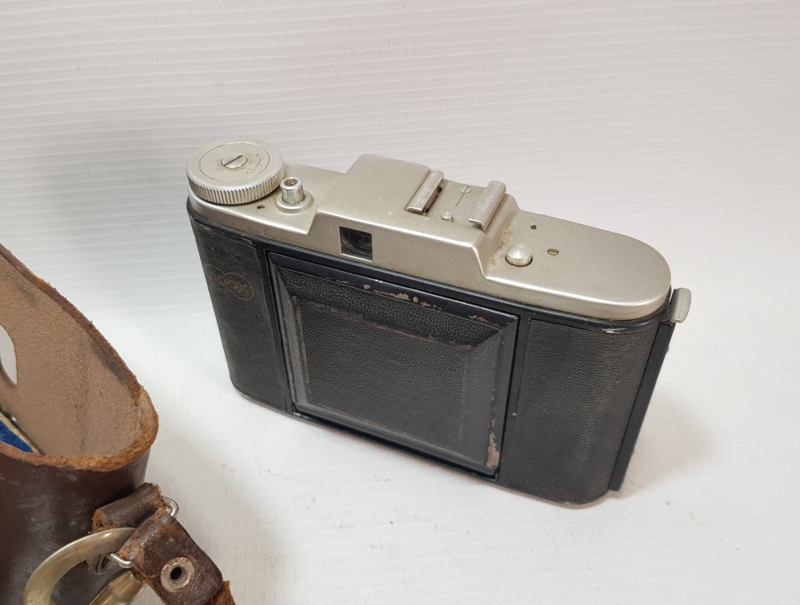 ANTİKA KÖRÜKLÜ FOTOĞRAF MAKİNESİ