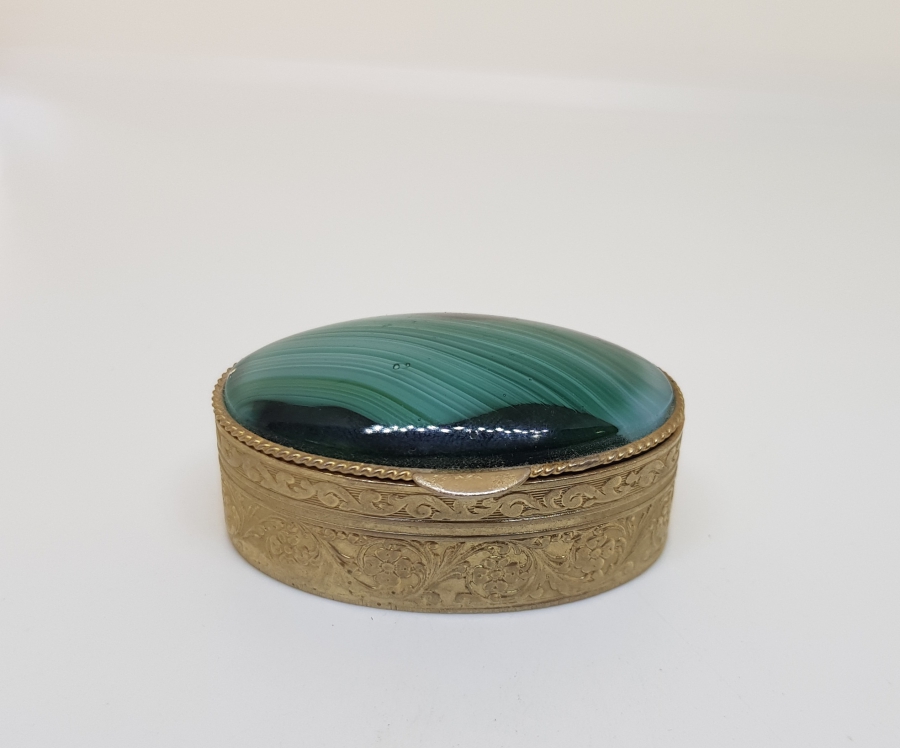 ÜZERİ DOĞAL TAŞLI ENFİYE KUTUSU