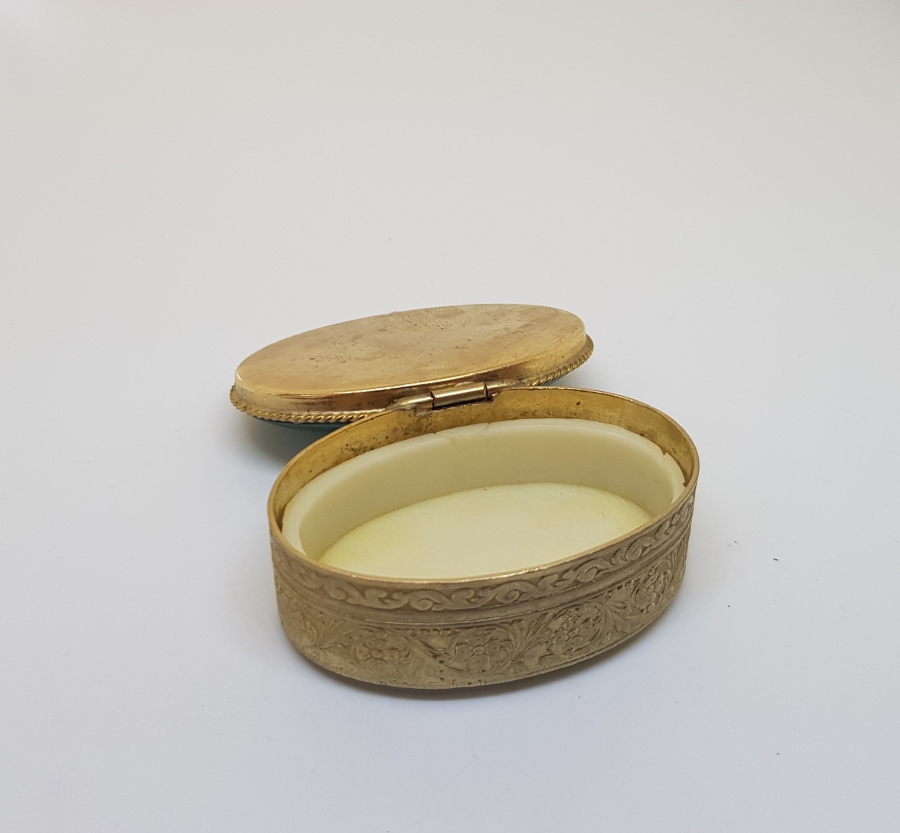 ÜZERİ DOĞAL TAŞLI ENFİYE KUTUSU