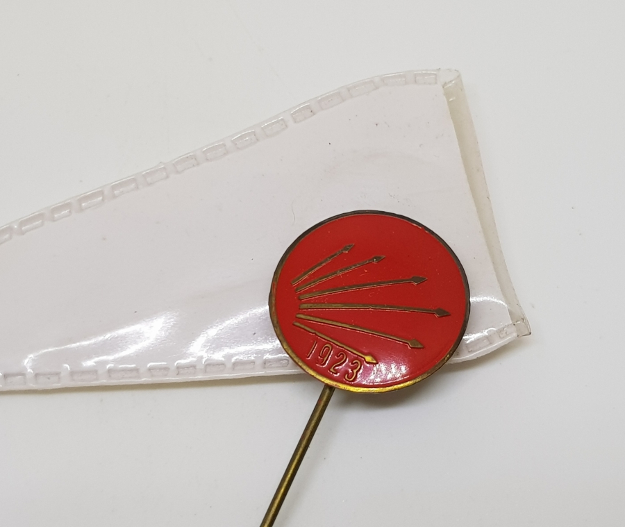 ORİJİNAL KABINDA ANTİKA CHP ROZETİ