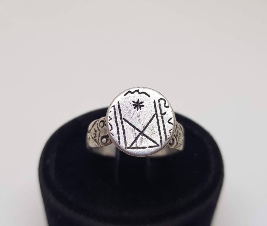 OSMANLI DÖNEMİ OĞUZ TÜRKLERİ BEĞDİLİ BOYUNA AİT ÇOK NADİR GÜMÜŞ YÜZÜK