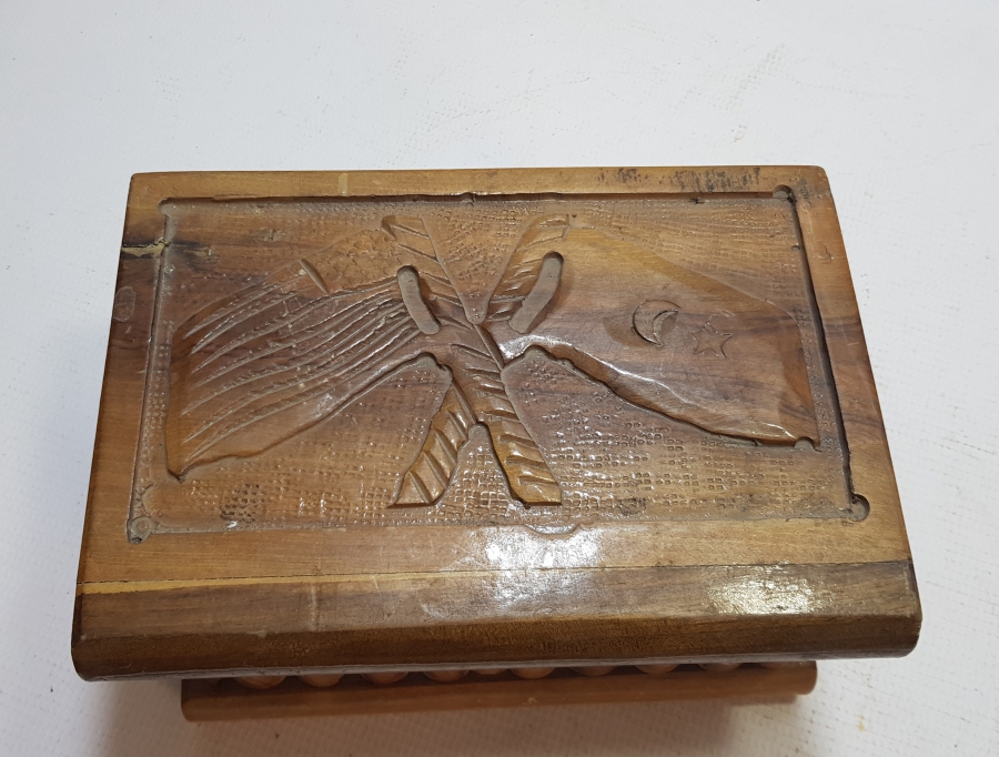 KORE SAVAŞI DÖNEMİ TÜRK AMERİKAN BAYRAKLI AHŞAP KUTU