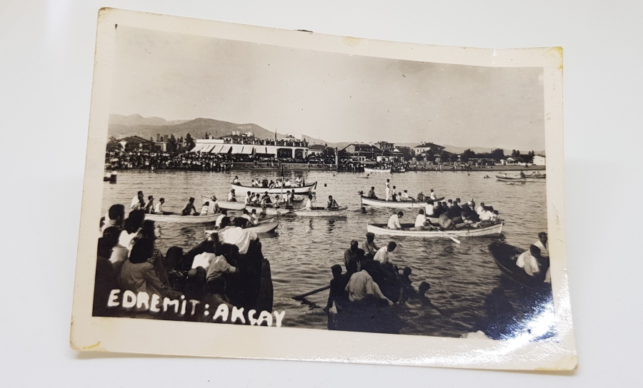 1958 EDREMİT AKÇAY BAYRAM KUTLAMALARI ORİJİNAL FOTOĞRAF