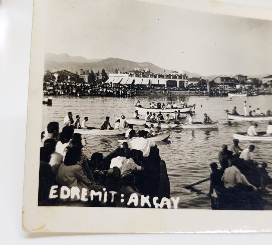 1958 EDREMİT AKÇAY BAYRAM KUTLAMALARI ORİJİNAL FOTOĞRAF