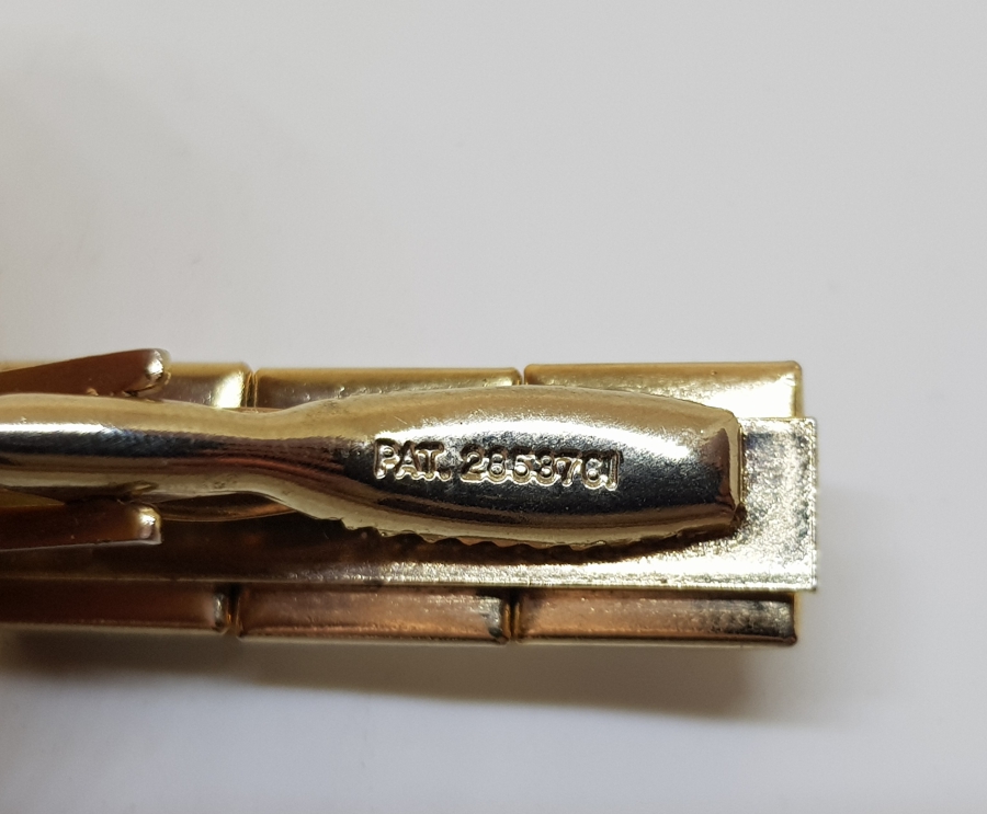 DOĞAL TAŞLARLA SÜSLÜ ALTIN KAPLAMA KRAVAT İĞNESİ