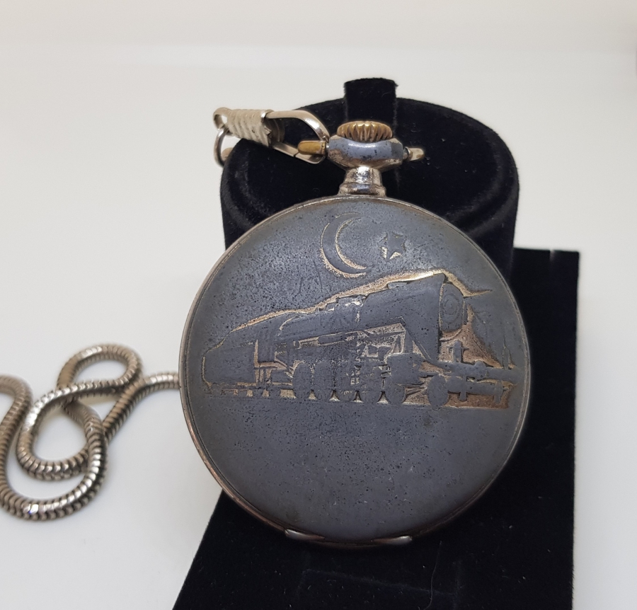 DEMİRYOLU VE TREN GÖRSELLİ KÖSTEKLİ CEP SAATİ