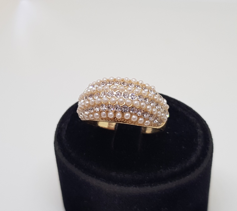 KUM İNCİ VE ZİRKON TAŞLARLA SÜSLÜ ALTIN KAPLAMA YÜZÜK